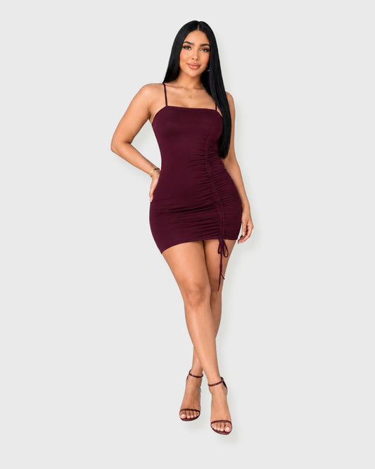 MERLOT RUCHED MINI DRESS - vista frontal